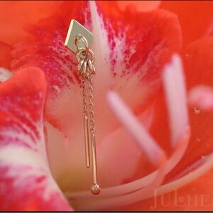 New Pupil Hall Also Mine threadless end in yellow gold ✨⚡️🤩🤩🤩